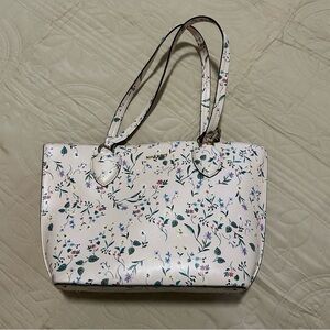 Nine West White Shoulder Bag with Floral Design